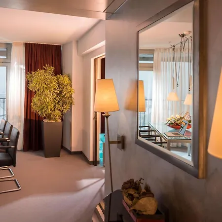 Sunday An Der Kongresshalle 4* Augsburg