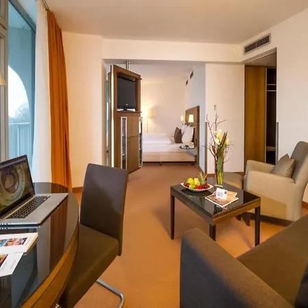 Sunday An Der Kongresshalle Hotel Augsburg