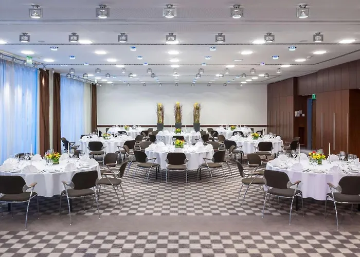 Hotel Dorint An Der Kongresshalle 4*