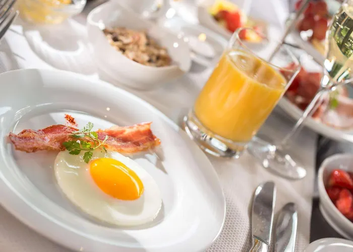 도린트 안 데르 콩그레스할레 아우스부르크 호텔 4*