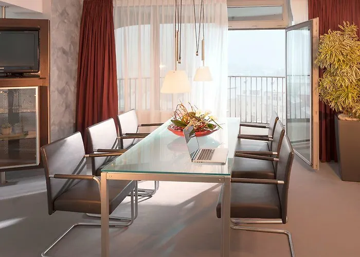 Dorint An Der Kongresshalle Hotel 4*